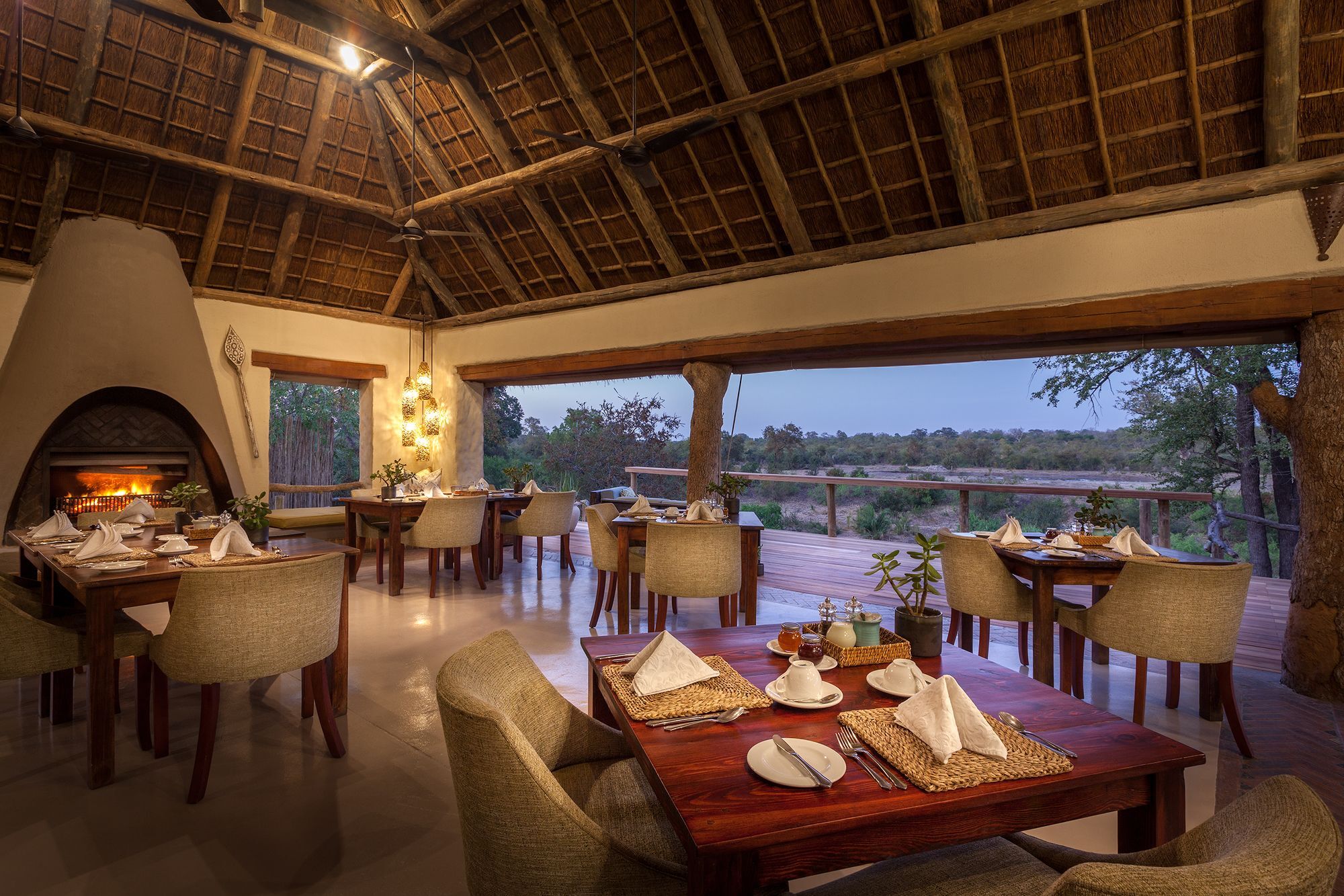 Simbambili Game Lodge มันเยเลติเกมรีเซิร์ฟ ภายนอก รูปภาพ